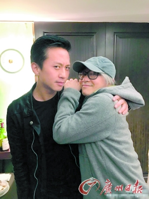 鄧超曬與周星馳親密合影破二人不和傳聞（圖）