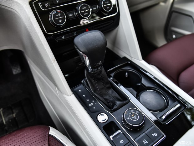 上汽大眾 途昂 2017款 530 V6 四驅(qū)至尊旗艦版